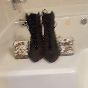 olive green heels size 9